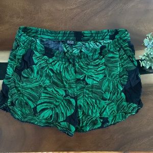 Women’s Tropical Shorts
